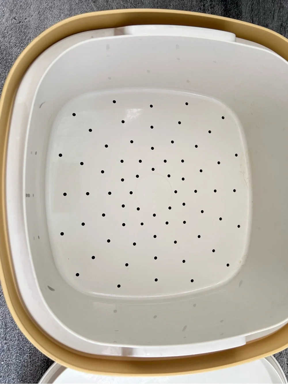 Vintage 3 Quart Tupperware Harvest Gold Steam & Store Steamer 888 Strainer w Lid